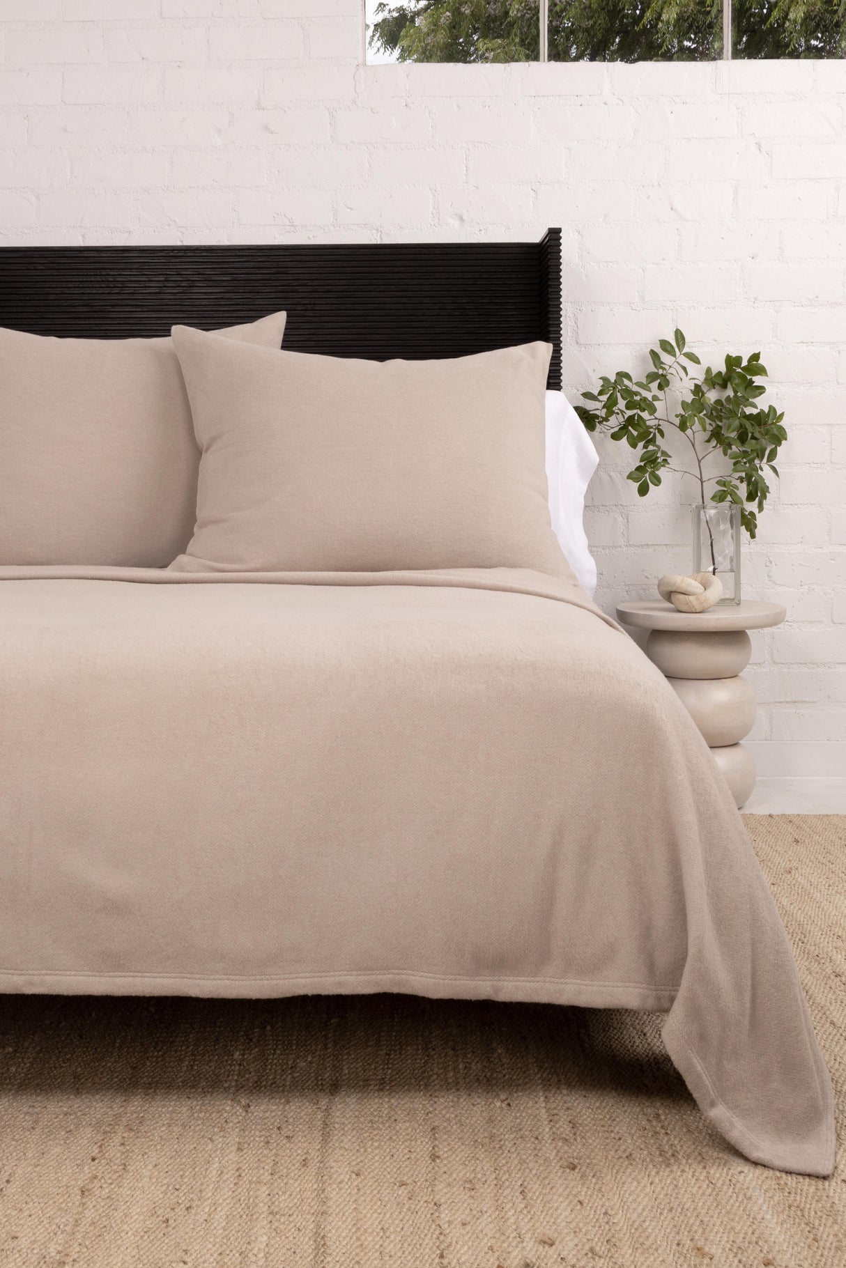 Pom Pom BILLIE - TAUPE - K BLANKET 110" X 90"